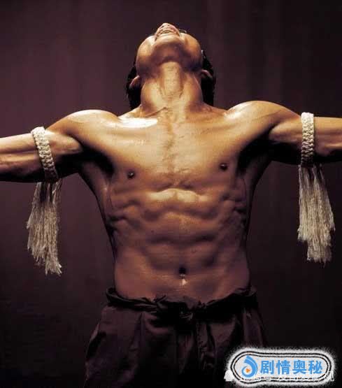 托尼贾到底有多少块腹肌他绝对是泰国最强的肌肉人