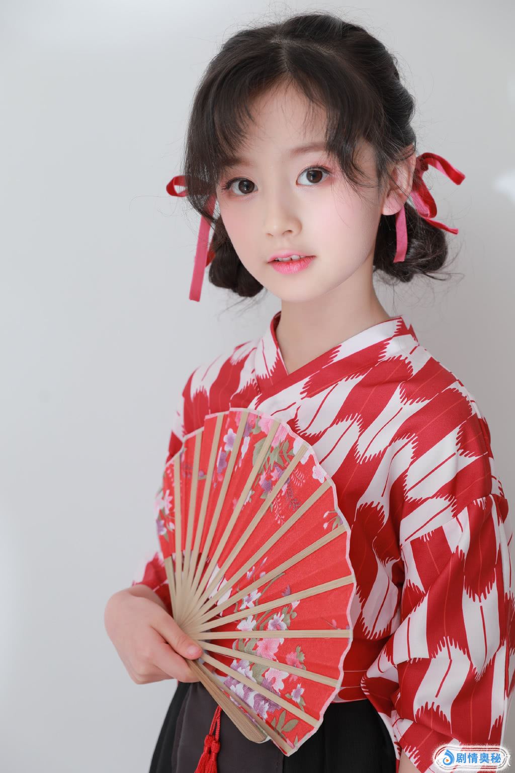她是鞠婧祎的"童年",也是林依晨的"童年",9岁就美的惊人