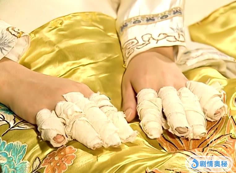 还珠:紫薇手指受伤时,她上卫生间怎么办?剧中一句话揭露了答案