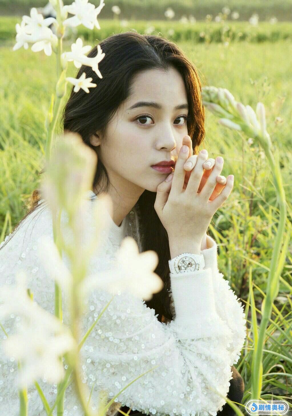 欧阳娜娜为陈冠希当模特,宣传照被吐槽胖了,本人回应太耿直!