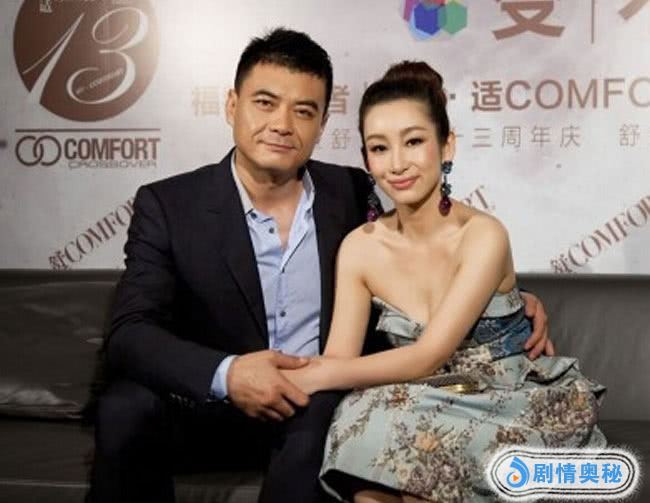 2011年,在合拍电视剧《独立纵队》时,秦海璐和总政话剧团演员王新军