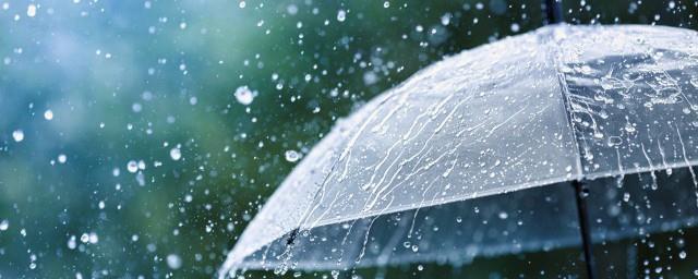 小暑雨如银大暑雨如金的意思