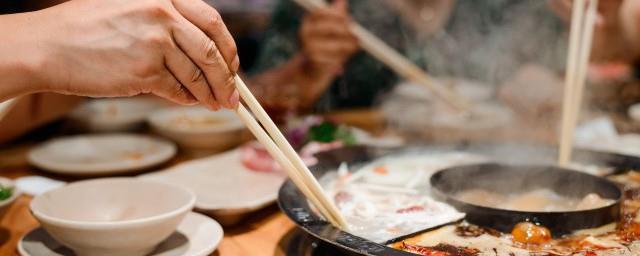 哺乳期可以吃火锅吗