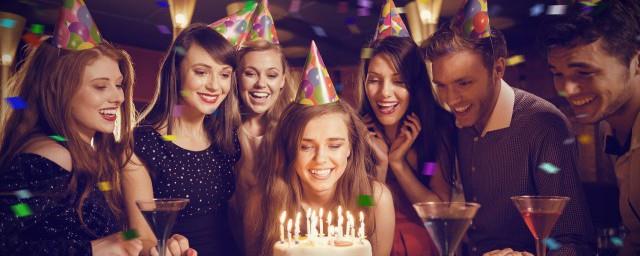 发朋友圈祝自己生日快乐的句子