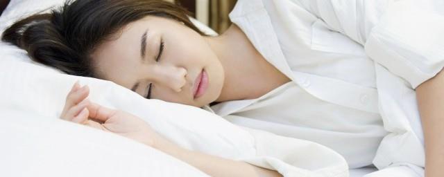 梦见自己和男友亲嘴