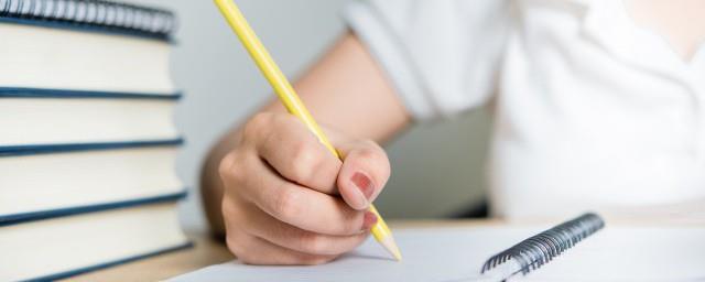 督字有意境的名字