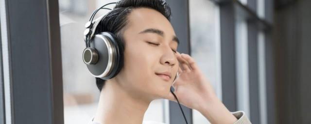 军中绿花的歌词
