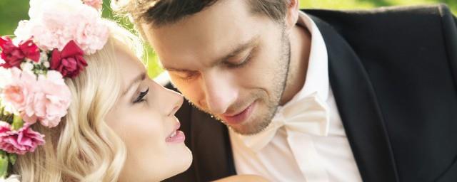 朋友圈晒结婚证幽默