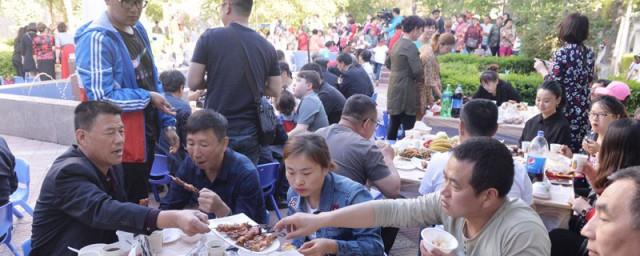 吃百家饭的是什么人