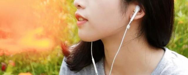 在我的怀里在你的眼里是什么歌