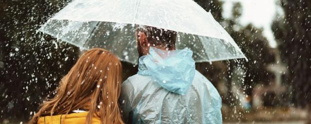 下雨天说的短句情话