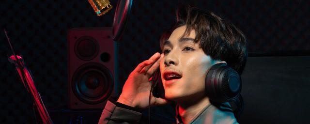迷迷糊糊就重了爱的毒是什么歌曲