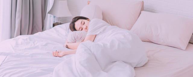 什么人抱着枕头做梦