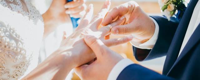 简短上档次的新婚祝福语有哪些