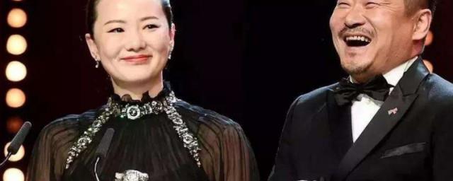和咏梅一起获奖的男演员是谁