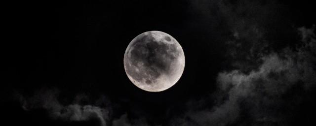 寂静的夜晚心情说说
