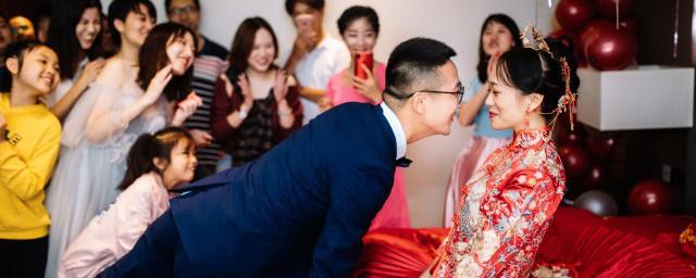 梦见和别人结婚是什么意思