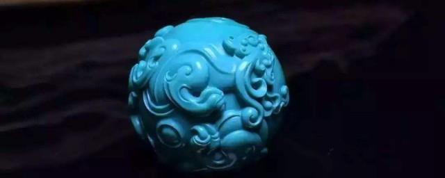 绿松石项链佩戴怎么好看