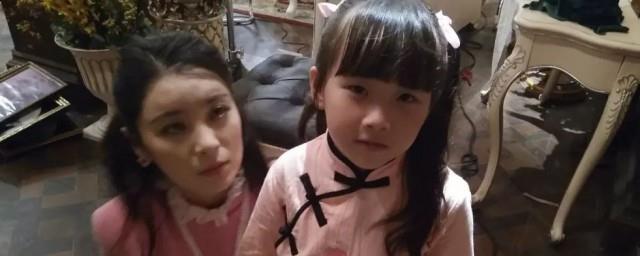 白灵小时候谁演的