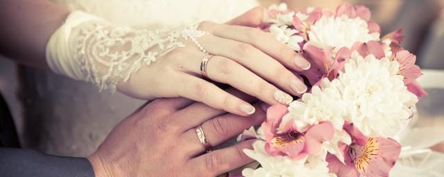 女大男一岁婚配好不好