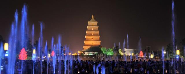 大雁塔是哪个朝代建的