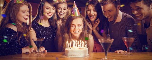 20岁生日祝福语女孩