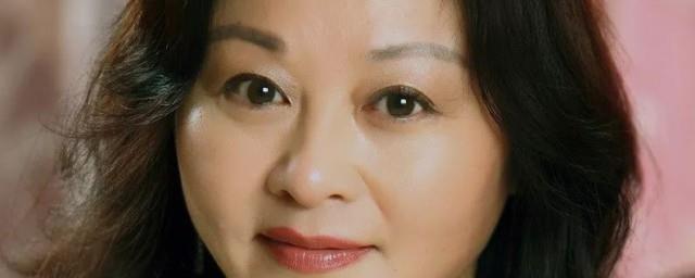 杨红樱简介