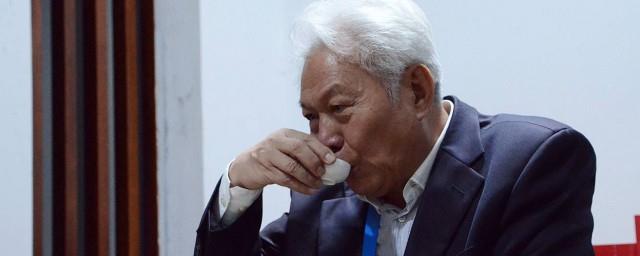 黄健中代表作
