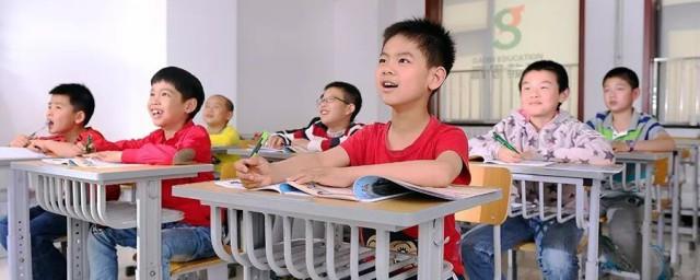 什么蝴蝶自来的前一句是什么