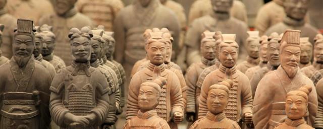 兵马俑怎么做成的