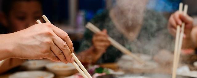 2022冬季吃第一顿火锅的心情说说
