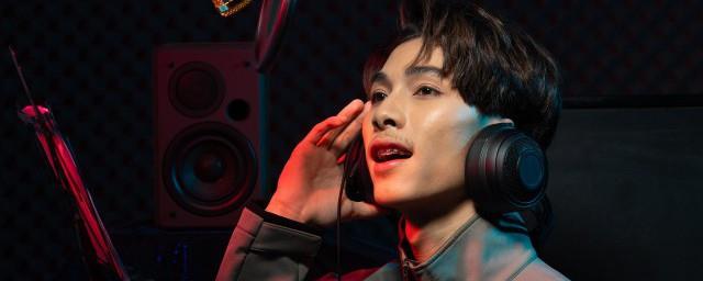 红尘滚滚歌曲表达了什么意思