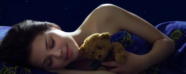 女人梦见别人出车祸