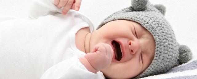 防止宝宝呛奶的小妙招