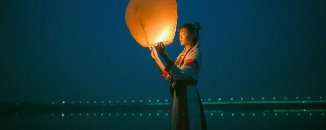 古代女子的裙摆又大又宽又拖地时