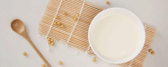 小孩喝豆浆会性早熟吗