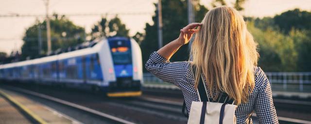 伤感到哭网名两个字女生