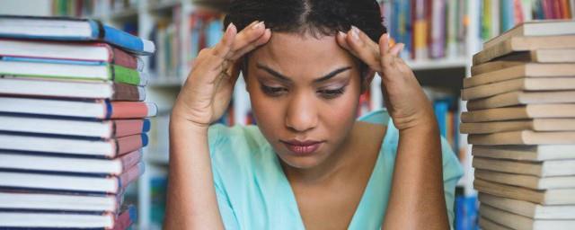 中国古代名琴焦尾琴的得名源于