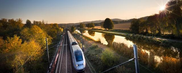 限制高消费怎么坐高铁