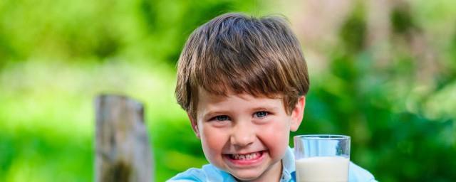 属火诗意男孩名字