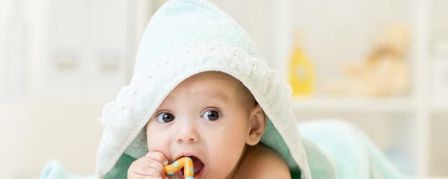 带门字旁的女孩名字