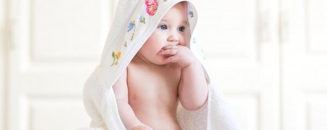 有米字旁的字女孩名字