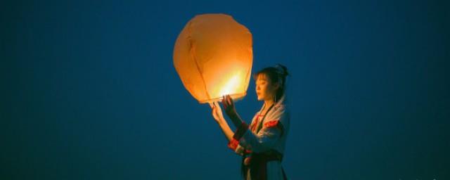 深夜发朋友圈的句子男引起女性注意