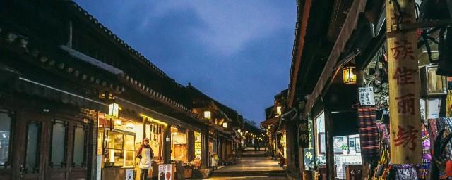 适合走夜路发的朋友圈