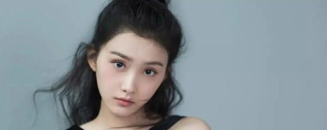 白发王妃泠月的扮演者是谁