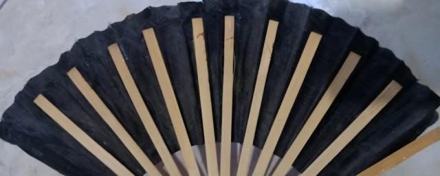 历史上折扇最早出现在哪个朝代
