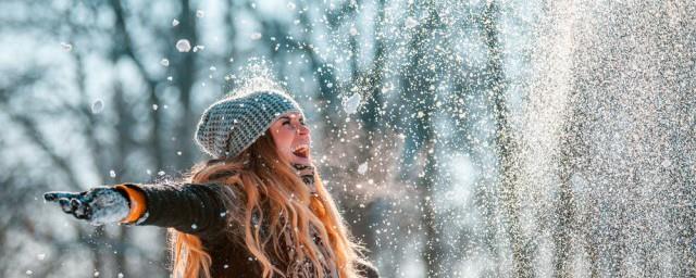 女人梦见大雪纷飞什么意思