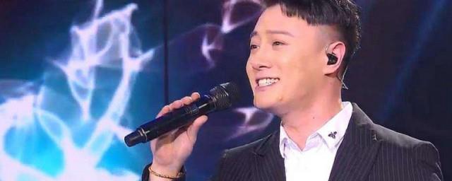 就当风没吹过你也从没过来是什么歌