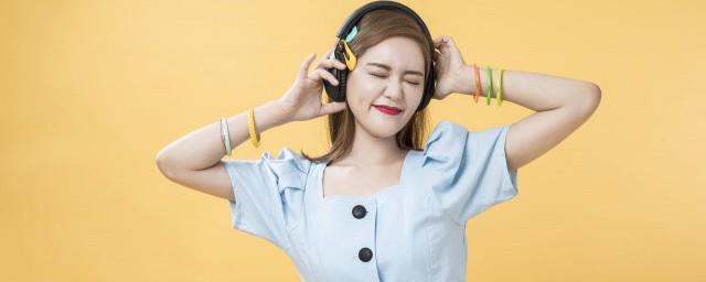 谁年少多金谁年少多病谁在电视上比着谁更不幸是什么歌