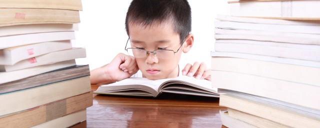 三国时期的江东四杰陆逊怎么死的
